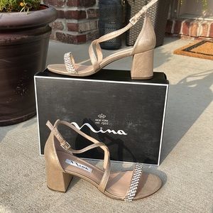 SALE! New in Box Nina gold metallic jeweled strappy heel, size 7.5.